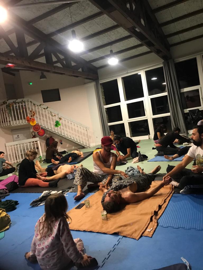 photo d'une séance de massage collectif